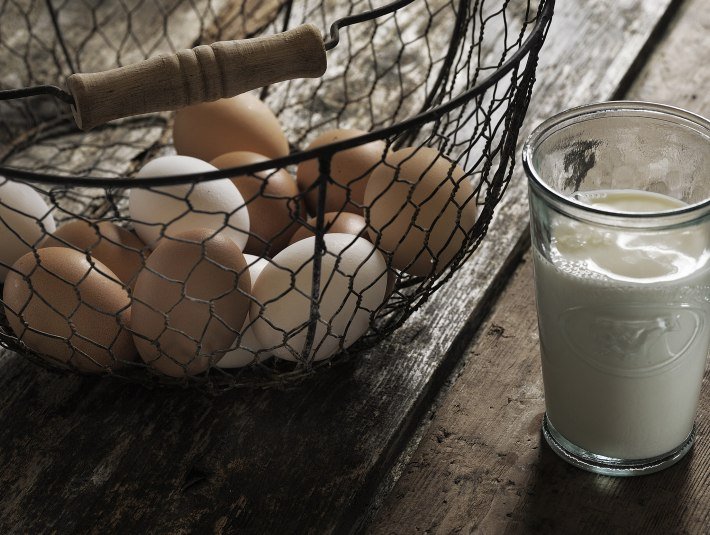 Eier und Milch, © Lisa Bahnmüller Eier und Milch, © Lisa Bahnmüller