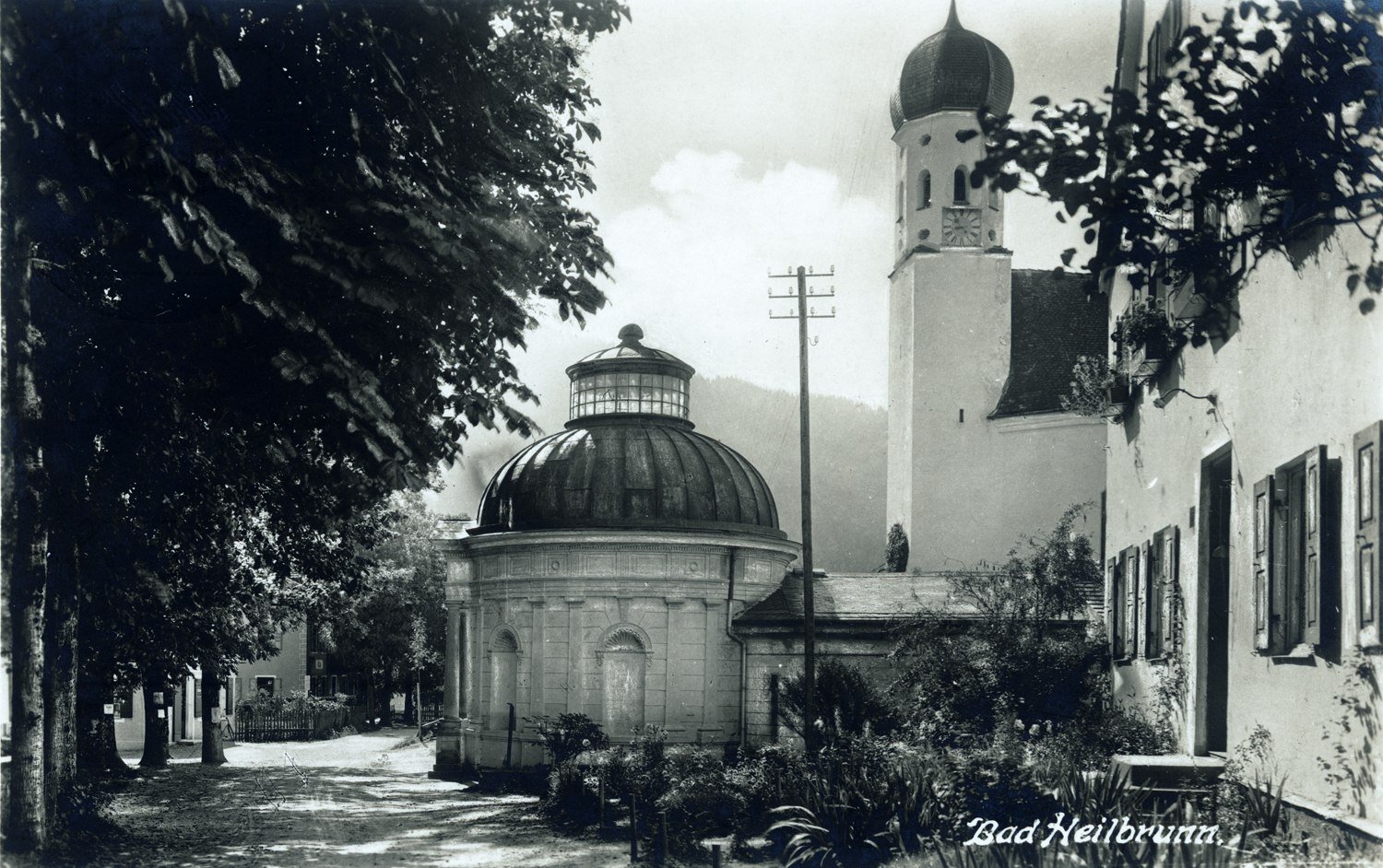 Adelheidquelle und Kirche St. Kilian, © Lisa Bahnmüller