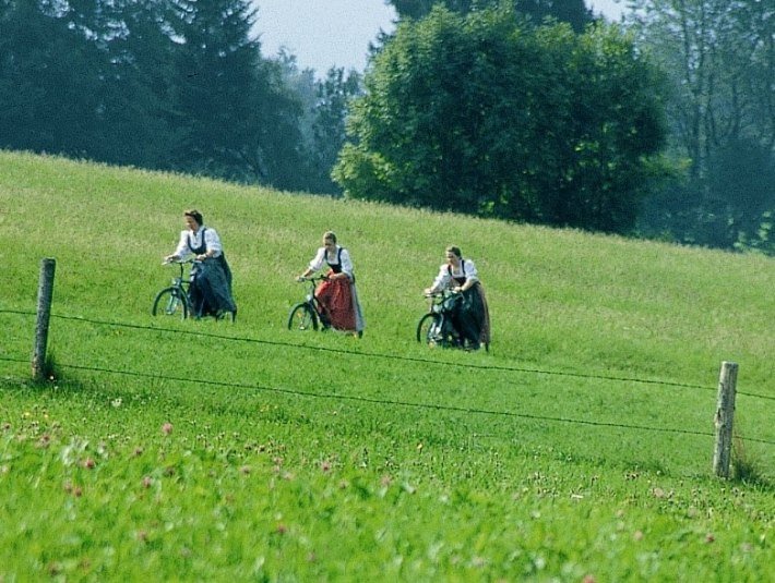 Mit dem Rad &uuml;ber die H&uuml;gel zwischen Bad T&ouml;lz und Bad Heilbrunn, &copy; Unbekannt