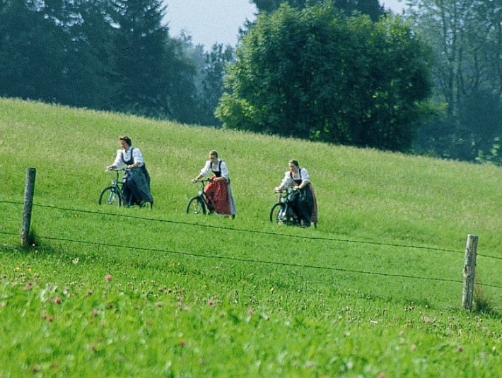 Mit dem Rad &uuml;ber die H&uuml;gel zwischen Bad T&ouml;lz und Bad Heilbrunn, &copy; Unbekannt