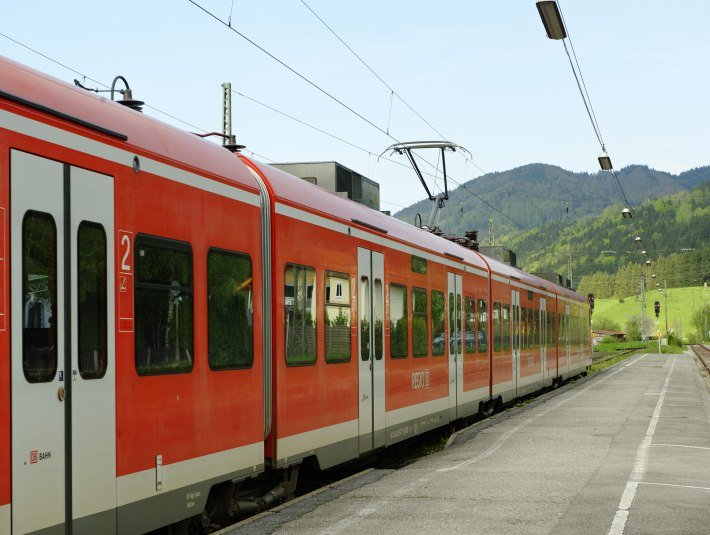 Bahnsteig, © Lisa Bahnmüller