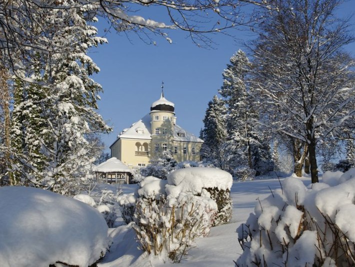 Park-Villa im Winter, &copy; Bildverlag Bahnm&uuml;ller
