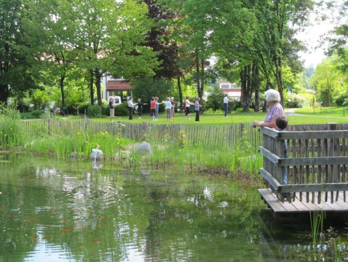 Gesundheitsprogramm im Kräuterpark, © Gästeinfo Bad Heilbrunn