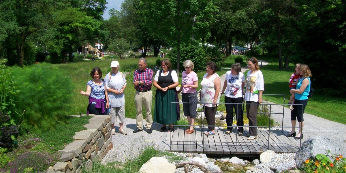 F&uuml;hrung im Kr&auml;uterpaark, &copy; G&auml;steinformation Bad Heilbrunn