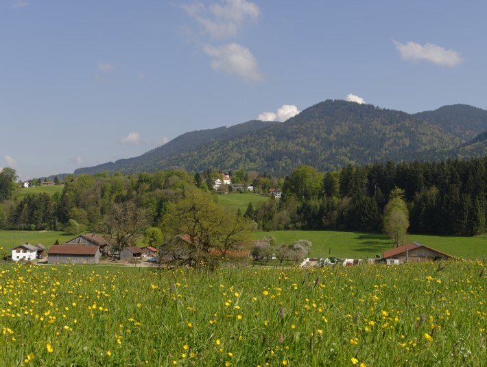 Blick von Sch&ouml;nau auf Bad Heilbrunn, &copy; Lisa Bahnm&uuml;ller